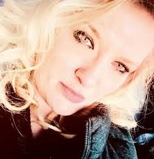 Robert Kyer's Instagram, Twitter & Facebook