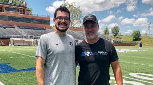 Rodrigo blankenship (born january 29, 1997), nicknamed hot rod, is an american football placekicker for the indianapolis colts of the national football league (nfl). Der Amerikanische Fussballer Rodrigo Blankenship Bewaltigt Den Druck Indem Er Lego Baut
