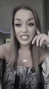 Nikki Blake (@nikilishious)