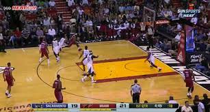 Top 10 alley oop dunks from wade at gifs.com Gif Lebron James Dunks On Ben Mclemore Miami Heat
