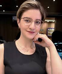 Saiba quem faz aniversário hoje, dia 14/11/25, por Dora Nunes