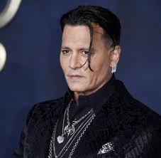 Jun 17, 2020 · johnny depp is an actor known for his portrayal of eccentric characters in films like 'sleepy hollow,' 'charlie and the chocolate factory' and the 'pirates of the caribbean' franchise. Johnny Depp Verliert Rolle In Phantastische Tierwesen Verfilmung Welt