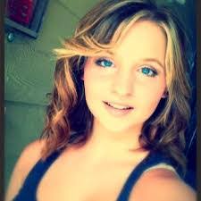 Molly Noel's Instagram, Twitter & Facebook