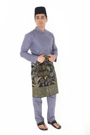 Baju tersebut menjadi pakaian rasmi kerajaan negeri johor pada setiap hari jumaat. Sampin Sultan Aa9010ss 3 Amar Amran Boutique