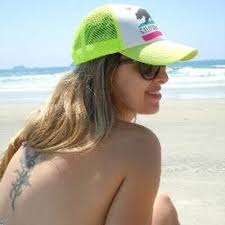 Sheila Decker (@manischd)