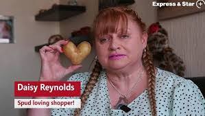 Daisy Reynolds's Instagram, Twitter & Facebook