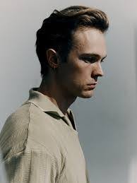 Renee Mcgovern's Instagram, Twitter & Facebook