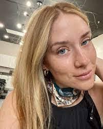 Sarah Ussery's Instagram, Twitter & Facebook