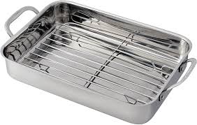 Woody, i was driving and eating lasagna, and connie crashed into me and made me spill it all over myself. Cuisinart 7117 14rr Chef S 14 Inch Classic Lasagna Pan With Stainless Roasting Rack Silver Amazon Ca Home