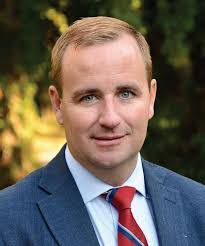 Daniel Mendel's Instagram, Twitter & Facebook