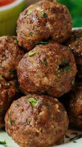 Italian Herb Baked Meatballs By Theslowroasteditalian Loaded With Fresh Herbs And Cheese They Are Bursting Wi Recettes De Cuisine Cuisine Italienne Cuisine