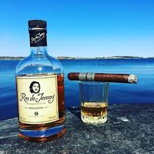 A Little Something To Keep The Summer Vibes Cheers To Syncro89 For This Pic Rondejeremy Rockypatelcigars With Images Rum Good Rum Good Cigars