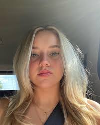 Brianna Thurston's Instagram, Twitter & Facebook