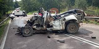 Kemalangan berlaku kirakira jam 7 malam kelmarin apabila kereta jenis proton saga blm dari jalan bdc ke kota samarahan pemandu kereta kancil yang dipercaya pekerja di sebauh kilang di kawasan sama jaya tersepit di dalam kenderaannya tetapi mengalami cedera ringan. The Reporter Takziah Kepada Mangsa Mangsa Kemalangan Facebook