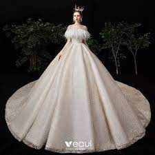 Preise vergleichen und bequem online kaufen! Beste Champagner Brautkleider Hochzeitskleider Mit Schal 2020 Ballkleid Bandeau Armellos Ruckenfreies Kariertes Glanz Tulle Perlenstickerei Feder