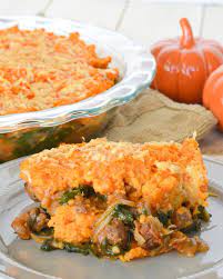 This Autumn Shepherd S Pie Uses Spinach In Place Of The Traditional Peas And Is Topped With Mashed Sweet Potatoes Recipes Supper Recipes Healthy Meals To Cook
