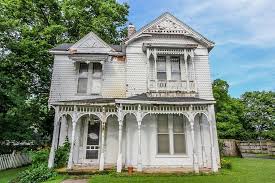 227 2nd St Paris Ky 40361 Mls 1813368 Zillow Fixer Upper House Old Houses Old Houses For Sale
