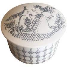 Novica, the impact marketplace, features unique ceramic decorative boxes and decorating ideas by talented artisans worldwide. Small Ceramic Boxes 1stdibs