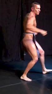 Muscle daddy Hawaiian dancers - ThisVid.com