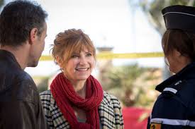 Oglądanie po kolei ma duże znaczenie dla zachowania ciągłości fabuły i śledzenia wszystkich wątków. Retrouvez Florence Pernel L Actrice Du Bazar De La Charite Dans Crime Dans L Herault