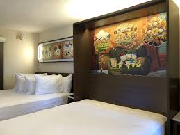 All star movies resort 200. Touring A Refurbished Room At Disney S All Star Movies Resort