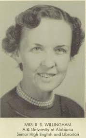 Lela Leslie's Instagram, Twitter & Facebook