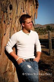 Senior Portraits Senior Photos Boys Senior Pictures Poses Senior Portrait Poses