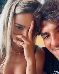 Gabriel medina sobre briga familiar: Gabriel Medina Se Derrete Pela Namorada Yasmin Brunet Minha Quem Quem News