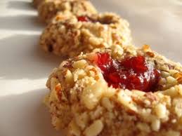 Meringue, white chocolate, cream and cherries transform the yule log into a magical christmas dessert using festive spices, a brandy butter filling. Pin On Sitni Kolaci