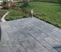 Terrasse Balkon Aus Stempelbeton Pragebeton Von Stylebeton Im Look Von Naturstein Pflasterstein Fels Oder Holzd Schone Terrasse Terrasse Natursteine