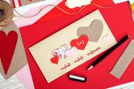 Diese einladungskarten zur hochzeit sind nicht wirklich selbst gebastelt… dennoch sehen sie danach aus und sind super schnell gestaltet. Hochzeitseinladungen Selber Basteln 13 Diy Ideen Beispiele