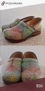 dansko clogs gently used clogs in great condition size 40