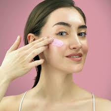 ROSE BERRY Rose Water, Berries & White Tea Clarifying Pink Clay Mask