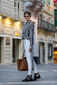 Black And White Striped Shirt Outfit Women S Roressclothes Closet Ideas Women Fashion Stylish Black And White Stripe Blouse Outfit Idea Outfits With Striped Shirts Fashion Black White Outfit