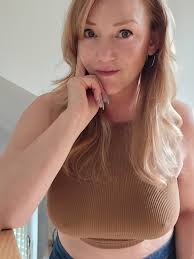 🤣 Woke up today thinking it's Tuesday and it's only Monday! Isn't that the  most Monday thing ever? 😜🫣😆 #Monday #mondaymood