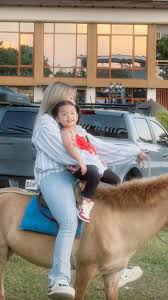 Masaya palang gumising na may kabayo sa bahay ♥️