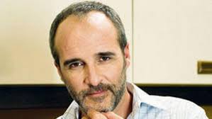 Fernando Guillén Cuervo, Jacobo en 'Los Misterios de Laura' estará  comentando esta noche con todos vosotros.