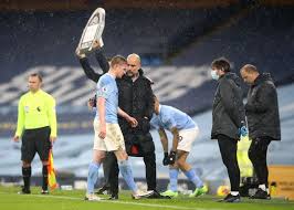 Op het transferbedrag van 23 miljoen euro zou er voor 2,3 miljoen euro aan commissiebedragen zijn uitgekeerd. Domper Voor Kevin De Bruyne Hij Staat Toch Minstens Een Maand Aan De Kant Premier League Hln Be