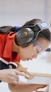 🌟 Das war ein besonderer Moment für unsere Azubis und Dualis! Mitte Juni  hatten wir die Gelegenheit, an einem Roundtable mit Jill Lockett, der  globalen Human Resources Vize-Präsidentin (VP) unserer Geschäftseinheit  „Safety