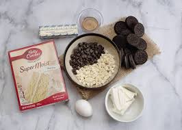 This time i decided to go outside my usual base donut recipe & change it up with these oreo cake mix donuts. Cookies And Cream Cake Mix Cookies And The Quiet Things Southern Plate