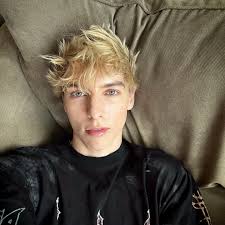 Invincible” 🦋🎶 is out now 😘