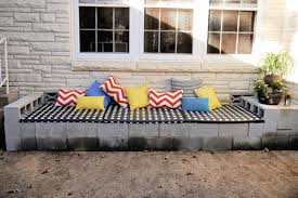 Diy cinder block outdoor bench need an outdoor bench in your backyard? Diy Cinder Block Bench C R A F T