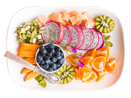 PLATO SALUDABLE FRUTASNutrición general vs nutrición deportiva: no todas las personas necesitan comer igual, especialmente cuando existe actividad física intensa.