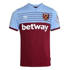 Début juin, l'algérie disputera trois matches amicaux : West Ham Foot Zone Net Votre Boutique 100 Football