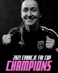 Leona Kenny's Instagram, Twitter & Facebook