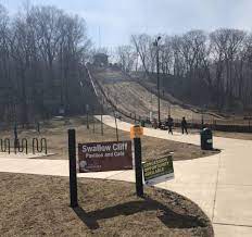 These New Dan Ryan Woods Stairs Are Made For Walking So You Don T Have To Trek To Swallow Cliff Anymore Block Club Chicago Trek Wood Stairs Clubs Chicago