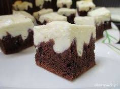 Puszysty I Wilgotny Murzynek Z Delikatnym Serem Z Dodatkiem Budyniu Smietankowego Ciasto Jest Bardzo Proste W Przygotowaniu A Yummy Cakes Cake Recipes Baking