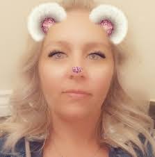 Lesley Farley's Instagram, Twitter & Facebook