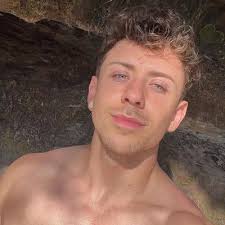 Laura Osmond 🦋 (@laura_osmond)