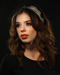 Laura Mun's Instagram, Twitter & Facebook